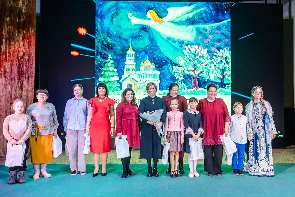 Выставка детско-юношеского рисунка и прикладного творчества «Рождественская звезда»