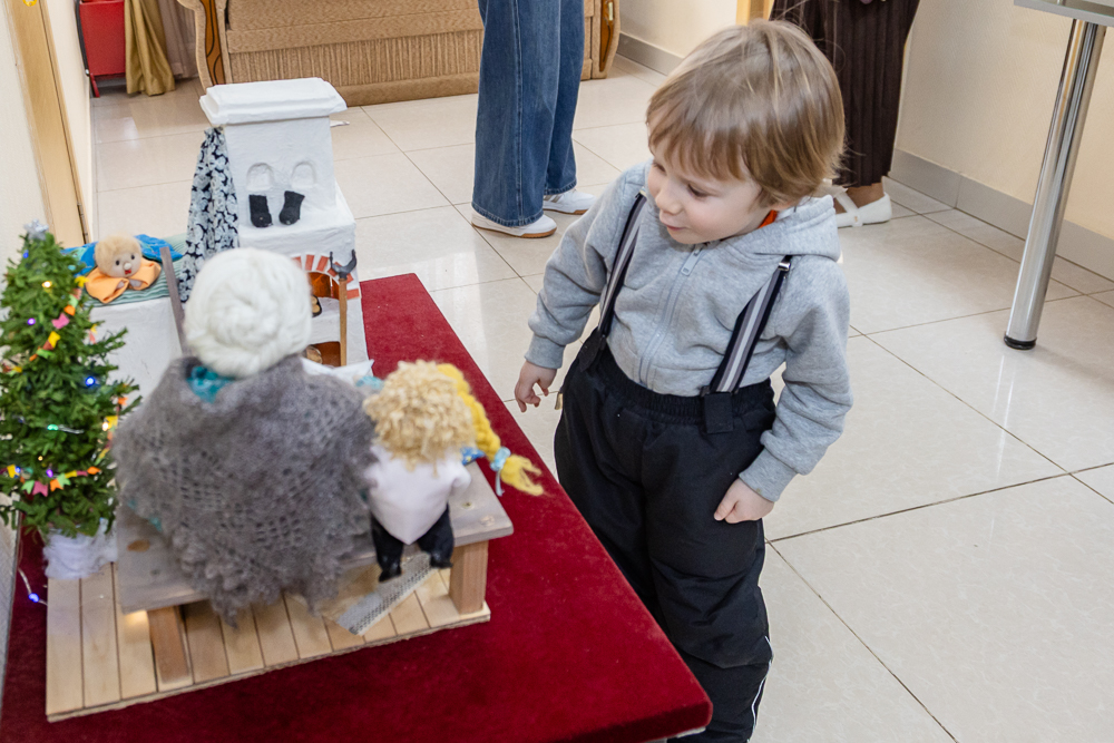 Выставка детско-юношеского рисунка и прикладного творчества «Рождественская звезда»