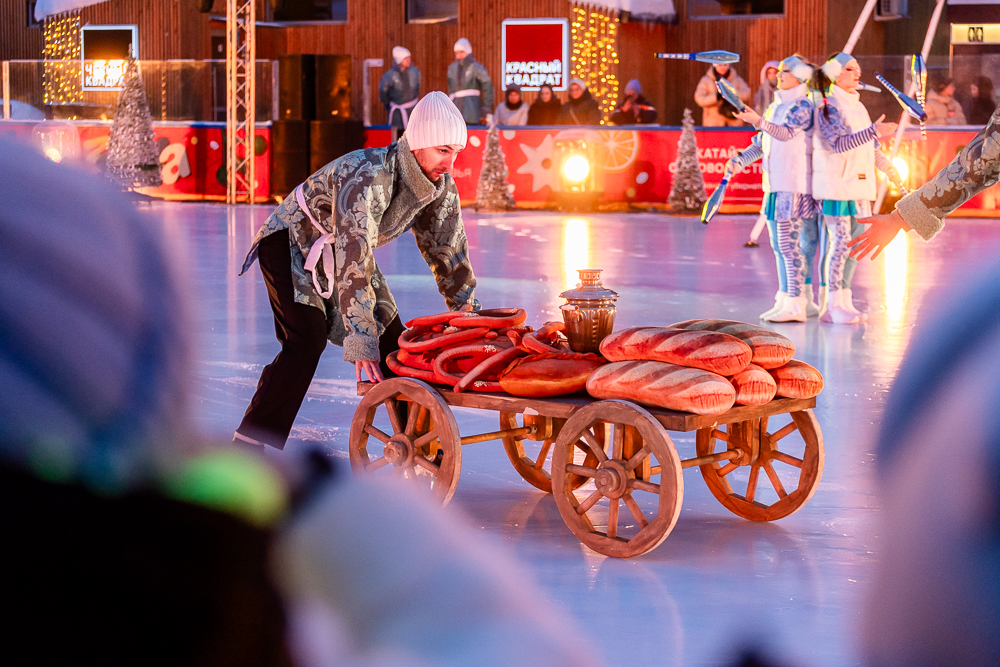 Ледовое шоу «Сказ о Руси» в парке Малевича