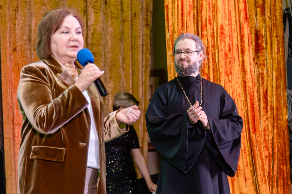 Выставка детско-юношеского рисунка и прикладного творчества «Рождественская звезда»