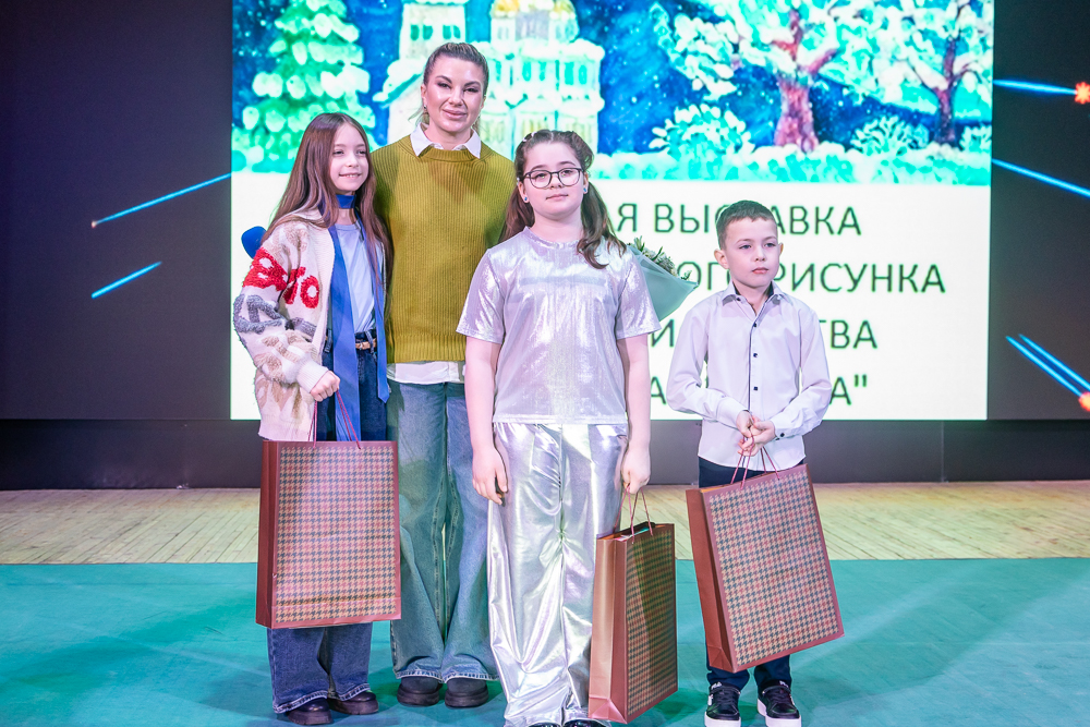 Выставка детско-юношеского рисунка и прикладного творчества «Рождественская звезда»