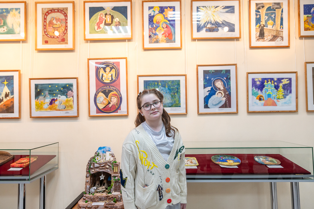 Выставка детско-юношеского рисунка и прикладного творчества «Рождественская звезда»