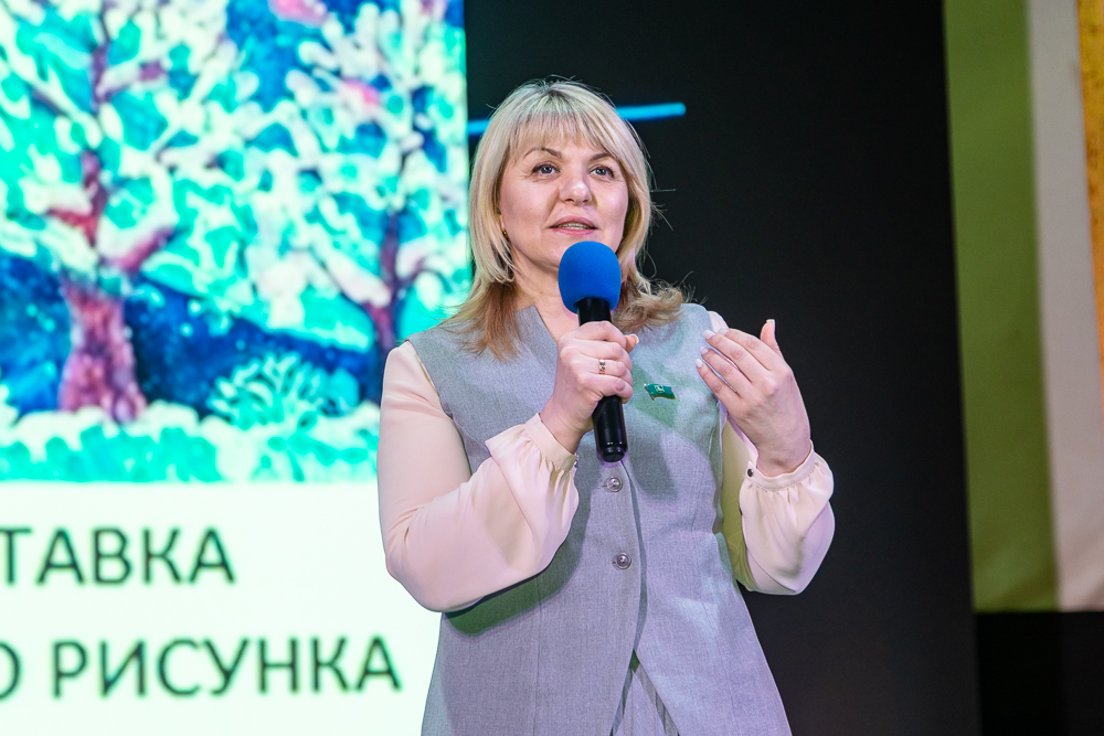 Выставка детско-юношеского рисунка и прикладного творчества «Рождественская звезда»