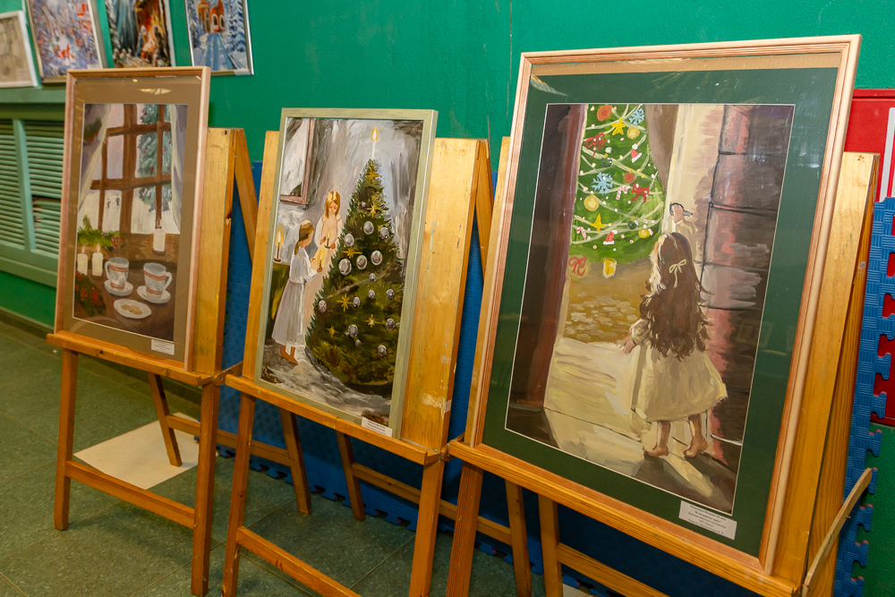 Выставка детско-юношеского рисунка и прикладного творчества «Рождественская звезда»