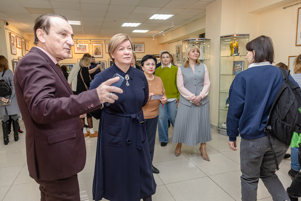 Выставка детско-юношеского рисунка и прикладного творчества «Рождественская звезда»