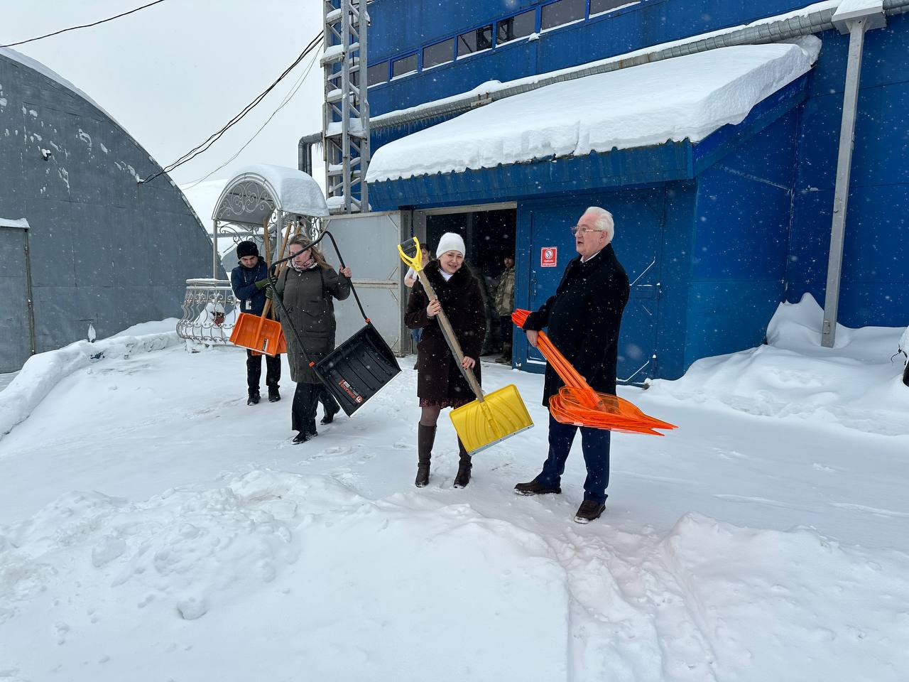 На борьбу со снегом выходим вместе