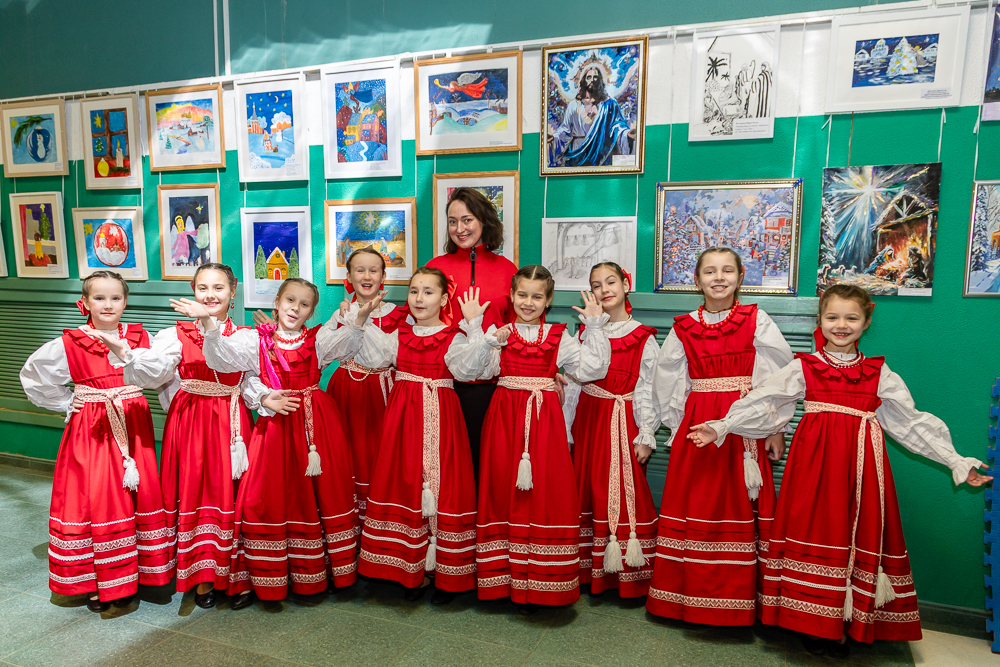 Выставка детско-юношеского рисунка и прикладного творчества «Рождественская звезда»