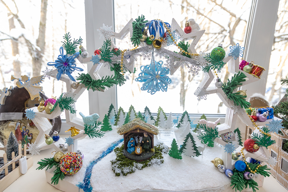 Выставка детско-юношеского рисунка и прикладного творчества «Рождественская звезда»